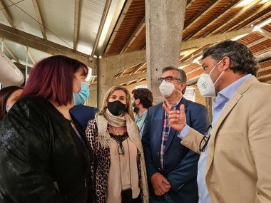Begoña García destaca la importante labor del cooperativismo agroganadero en la región durante la visita a las instalaciones de Copreca