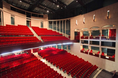 El López de Ayala de Badajoz y el Gran Teatro de Cáceres mejoran sus infraestructuras y equipaciones técnicas