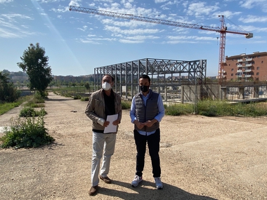 Para el PSOE, la obra de la piscina está parada por sacar su obra por debajo del precio de mercado y a ese coste no puede seguir el constructor