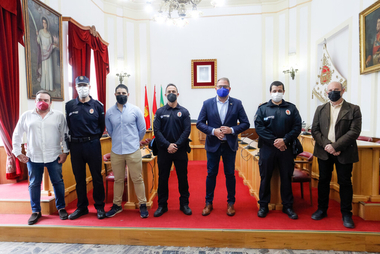 Rodríguez Osuna recibe a tres nuevos agentes de Policía Local y anuncia que acabará la legislatura con 25 nuevos efectivos de Policía en Mérida