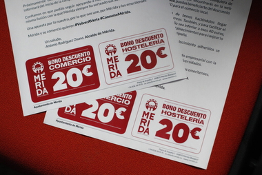 El alcalde de Mérida anuncia que 369 empresas de Mérida se beneficiarán de los bonos de consumo que comenzarán a canjearse el 7 de mayo