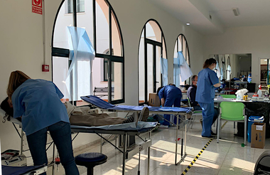 Alumnos de la Residencia Universitaria Hernán Cortés donan sangre