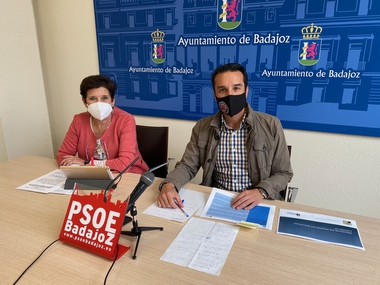 Cabezas califica de ''indecente'' que Servicios Sociales tenga ahorrados cuatro millones de euros