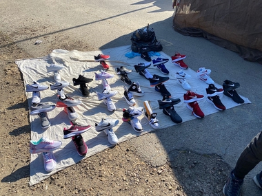 La Policía Local incauta en el Mercadillo 32 pares de zapatillas por venta ambulante ilegal y falsedad de marcas