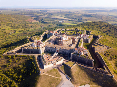 La exposición de Jóvenes Creaciones de Extremadura, ''Premios JABA 2020'' viaja a Elvas