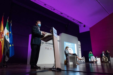 Vara destaca los cambios de la comunicación política en los últimos años