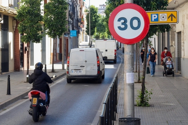 El Ayuntamiento adapta las señales de velocidad a la nueva normativa de la DGT