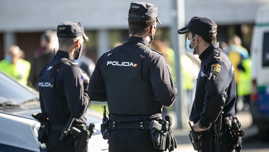 La Policía Nacional detiene a un joven de 21 años como presunto autor de seis robos con violencia a mujeres mayores en la ciudad de Cáceres