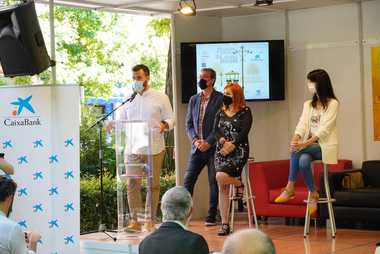 El Ayuntamiento creará una comisión para posicionar la Feria del Libro como referente en la región