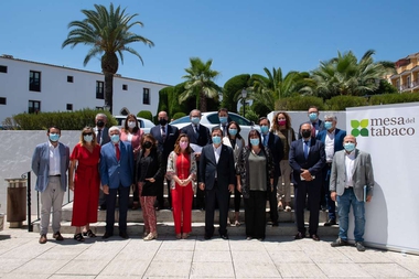 Fernández Vara manifiesta su confianza en que la nueva PAC permita el mantenimiento y sostenimiento del sector del Tabaco