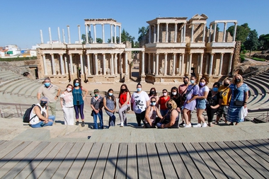El Programa Crisol organiza una visita al Teatro Romano para sus participantes