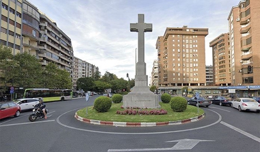 Los concejales del PP y los no adscritos proponen que la Cruz de los Caídos se dedique a la memoria de las víctimas de la Covid