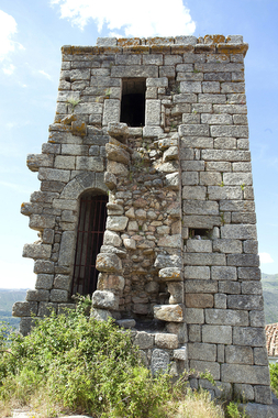 La Consejería de Cultura inicia el proceso para declarar Bien de Interés Cultural el castillo de la localidad cacereña de Eljas