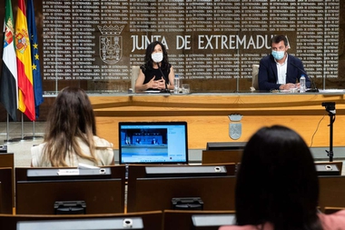 El paro desciende en Extremadura en 7.311 personas durante el mes de julio, una bajada del 7,11 por ciento