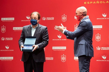 Fernández Vara destaca el compromiso de Extremadura con el deporte que la situará en la agenda nacional en los próximos meses