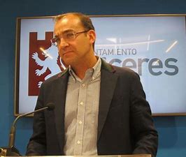 El PP afirma que el ocio nocturno descontrolado en Cáceres es culpa de la falta de previsión del gobierno de Salaya