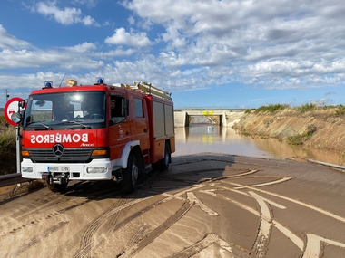 Los bomberos de la Diputación de Badajoz continúan trabajando en los pueblos afectados por las fuertes lluvias 