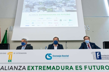 El presidente de Extremadura apuesta por el talento para ser competitivos