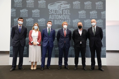 El IX Salón del automóvil de Badajoz  reivindica la puesta en marcha de las ayudas destinadas a los vehículos eléctricos