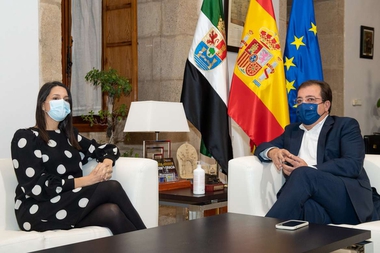 Fernández Vara recibe en Mérida a la presidenta de Ciudadanos, Inés Arrimadas
