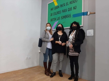 La escritora extremeña Inma Chacón dialoga sobre su último libro con los menores del 'Vicente Marcelo Nessi'