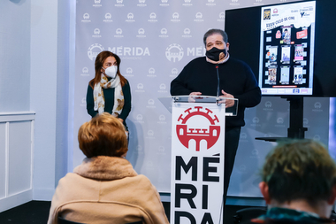 El actor Miguel Ángel Muñoz presentará el próximo lunes en Mérida 100 días con la Tata patrocinada por el Ayuntamiento de Mérida