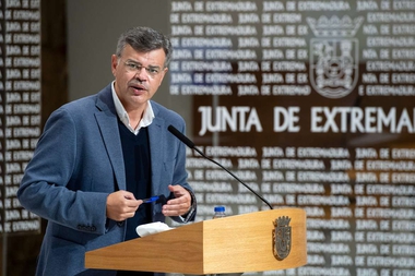 La Junta de Extremadura fija como objetivo prioritario para 2022 la creación de empleo y confía en que será un buen año
