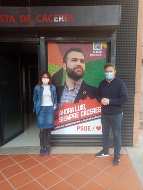 El PSOE de Cáceres organiza rutas senderistas para conocer proyectos destacados en la ciudad