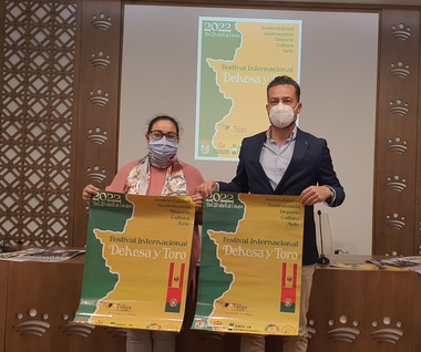 Táliga presenta la 11 Edición del Festival Internacional Dehesa y Toro 2022 con el objetivo de ser declarado Fiesta de Interés Turístico Regional