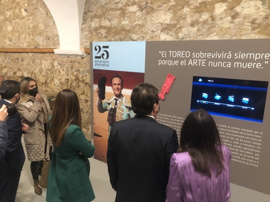 Inaugurada la Exposición Antonio Ferrera, 25 años de alternativa