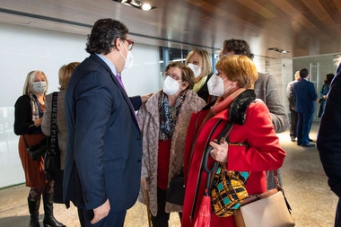 Fernández Vara resalta que el gran obstáculo para lograr la verdadera igualdad entre mujeres y hombres es la pobreza
