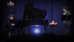 Javier Cecilia trae el sábado 19 al Monumental su concierto de piano de marchas procesionales 'Aires de Pasión', con el cante de Evaristo Cuevas