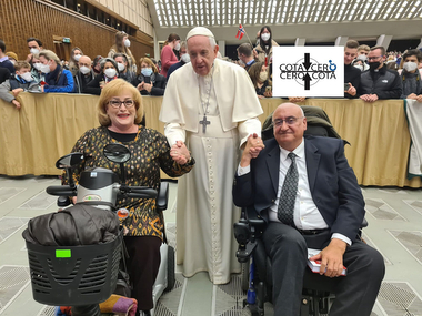 El papa Francisco recibe a una delegación de la asociación de personas con discapacidad Cota Cero