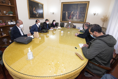 Carlos Carlos recibe a una delegación del Departamento de Cordillera en Paraguay, e informa de experiencias de gestiones mancomunadas