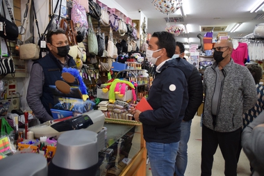 El PSOE pide convertir la ayuda al comercio en una prioridad
