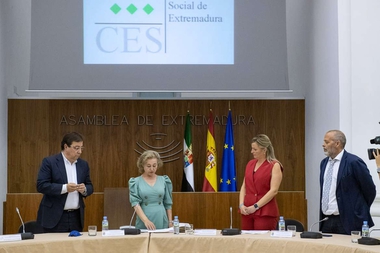 Fernández Vara destaca la labor de formación y asesoramiento del Consejo Económico y Social de Extremadura