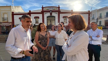 Olga García valora muy positivamente el compromiso de Guareña con la transición ecológica