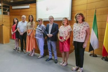 La delegada de igualdad subraya que las mujeres son las grandes olvidadas de los textos clásicos en un el Encuentro de Creadoras del Festival