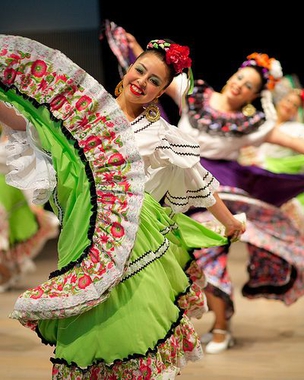 Este jueves desfilan en Badajoz los grupos participantes del Festival Folklórico Internacional de Extremadura