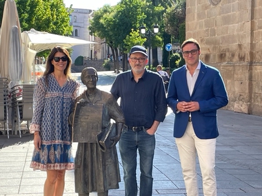 La estatua de Leoncia vuelve a lucir en la plaza de San Juan