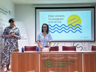 La Asociación Española Contra el Cáncer en Badajoz advierte de la importancia de protegerse del sol