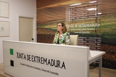 La consejera de Agricultura lanza un mensaje de tranquilidad ante la EHE porque afecta a pocos animales y la mayoría se curan