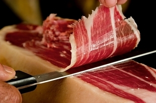 El ganador del concurso de jamón ibérico de Caja Rural de Extremadura recibirá un premio de 800 euros