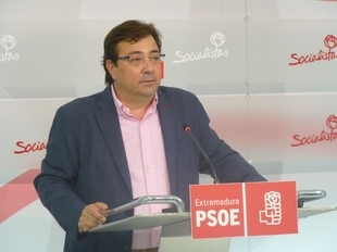 Vara avisa a Monago de que ''no es bueno'' pactar con Podemos ''con tal de mantenerse en el poder''