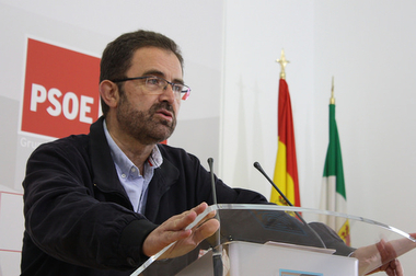 El PSOE resalta que ''el mercado laboral sigue enfermo y la medicina no está haciendo efecto''