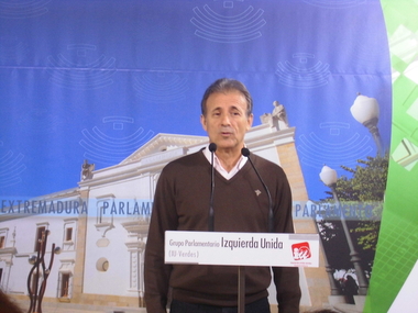 IU pide que Monago dimita ''si no demuestra el uso correcto del dinero público''