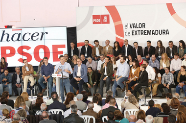 Los militantes del PP son gente honrada, pero tienen una ideología equivocada, afirma Pedro Sánchez en Mérida