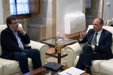 Vara quiere reformar la Constitución y Monago alerta sobre el riego de reformarla