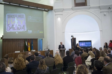Monago le pedirá al Gobierno de España que considere violencia 'de genero' el maltrato en el seno de parejas del mismo sexo