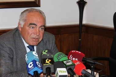 Pedro Acedo, alcalde de Mérida, le pide a Monago que no venda la casa que habitaron los presidentes de la Junta